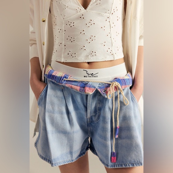 NWT We The Free Clark Pleated Denim Shorts ~Beach Stoned Blue~ - Picture 2 of 4